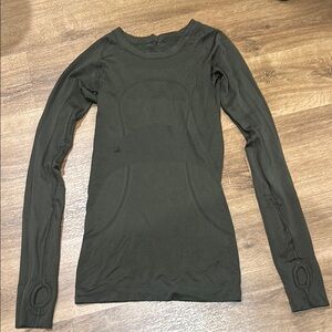 Green Lululemon long sleeve top